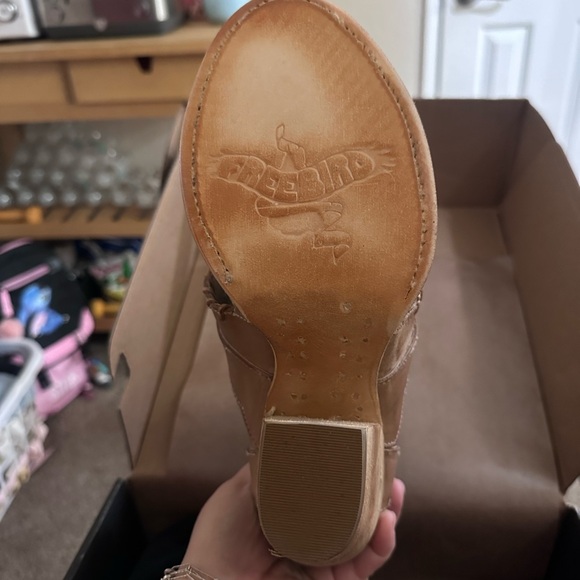 Free Birds Rapture Heel - Picture 5 of 10